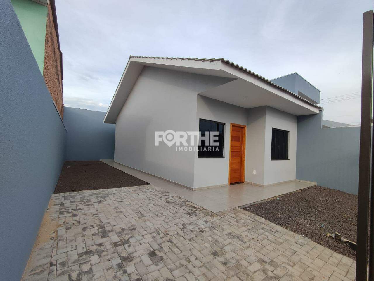 Casa 2 Dormitórios Santa Cruz 56m²