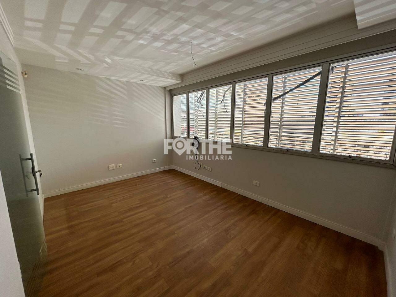Sala comercial para aluguel no Centro: