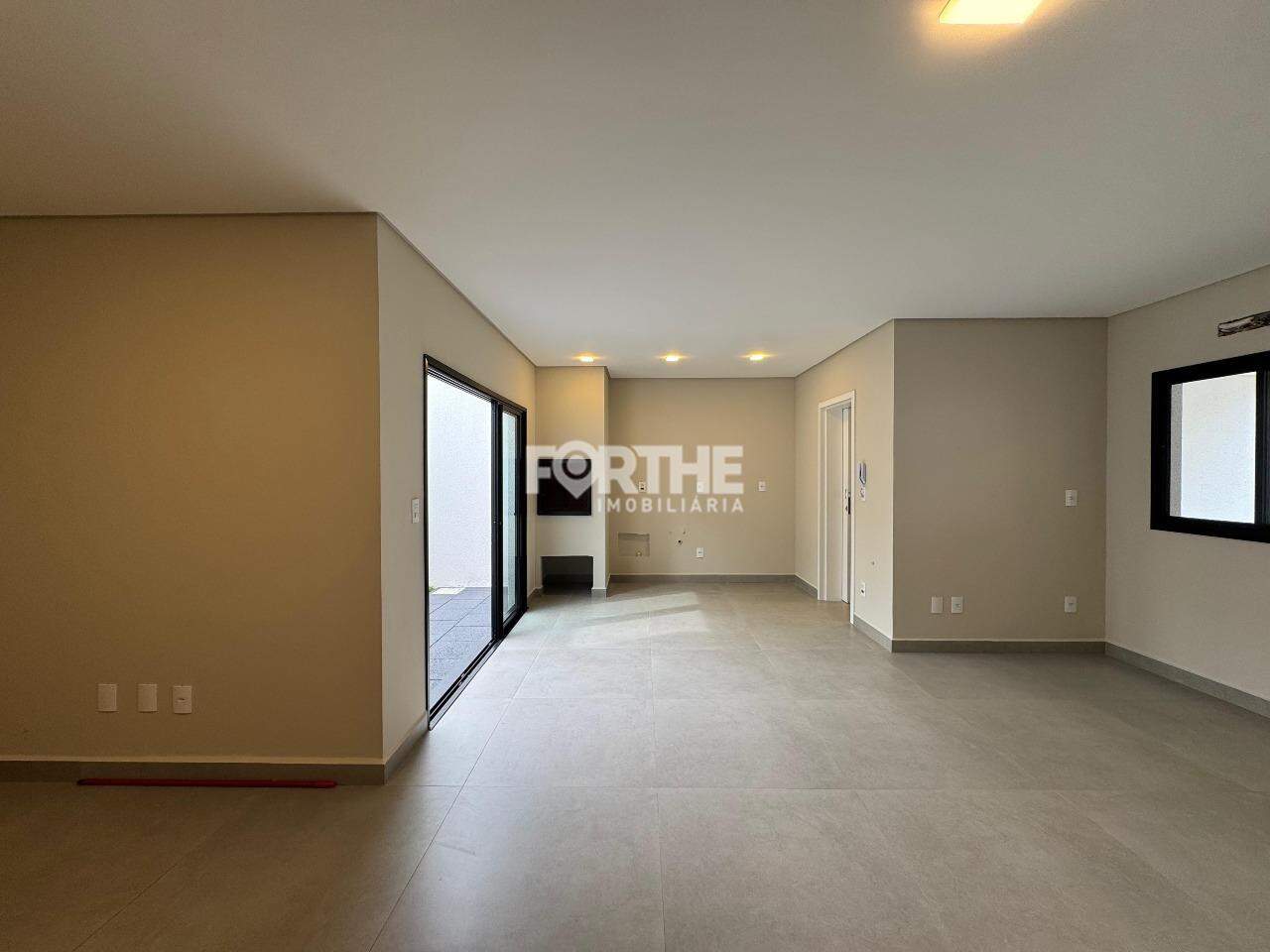 Sobrado em condomínio à venda no Country: 