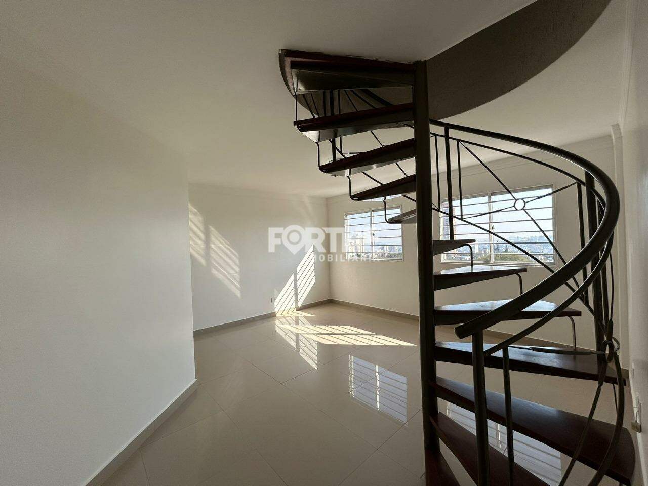 Apartamento 3 Dormitórios Centro 124m²