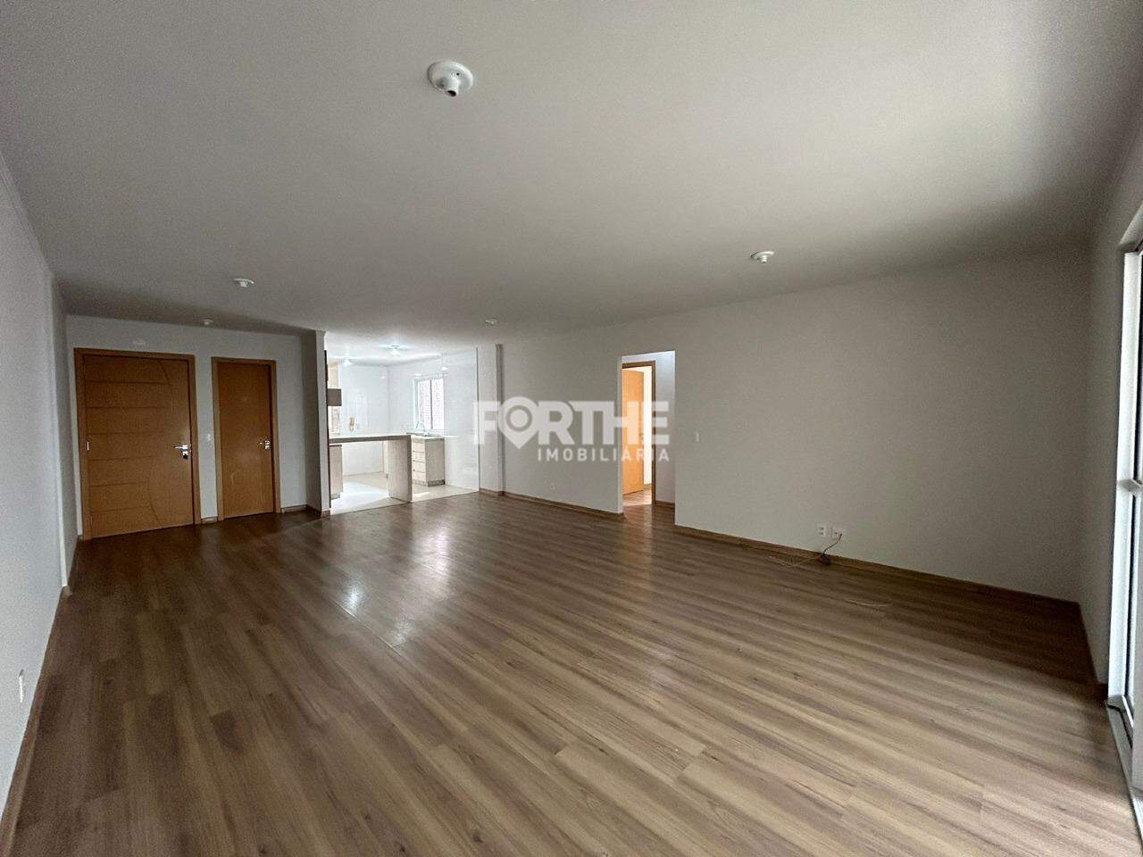 Apartamento 3 Dormitórios Centro 136m²