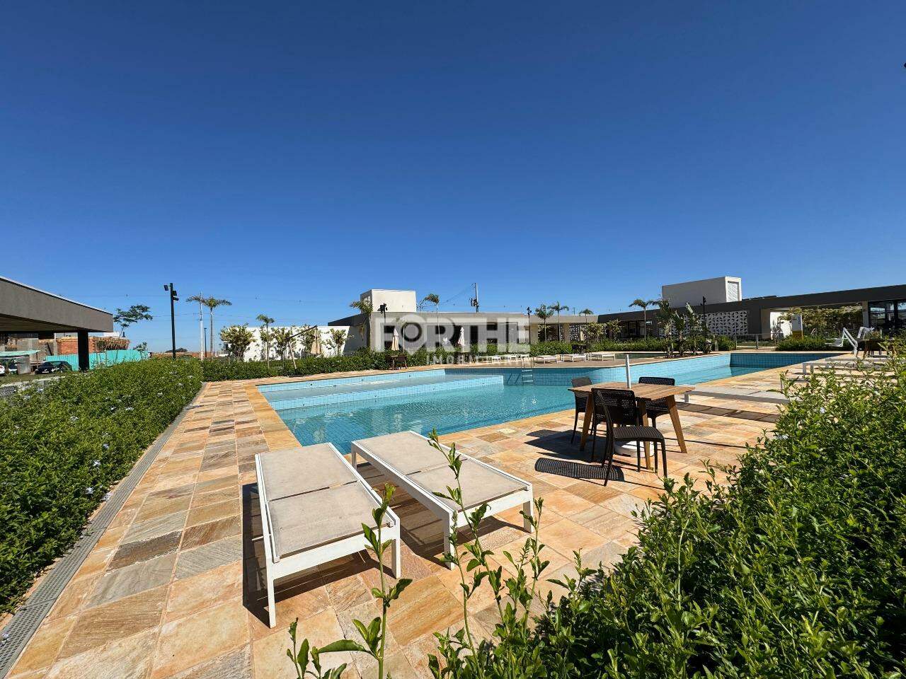 Terreno em condomínio à venda no FAG: 