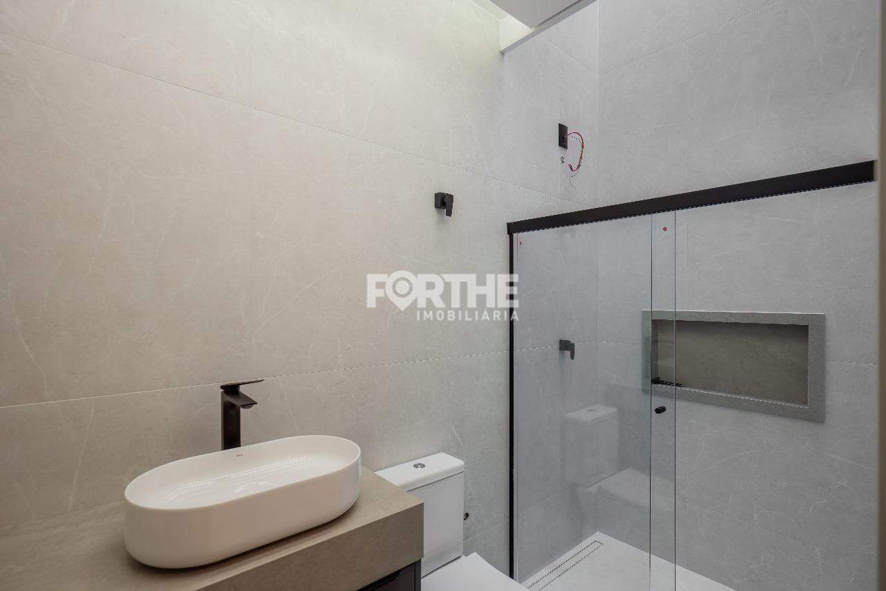 Casa à venda no Tropical II: 