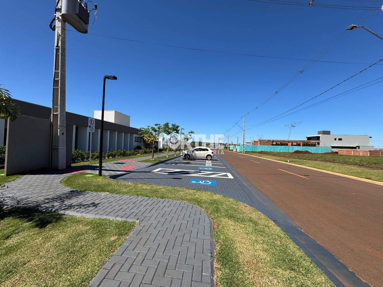 Terreno em condomínio à venda no FAG: 