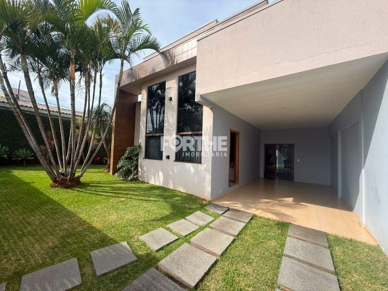 Casa 3 Dormitórios Coqueiral 211m²