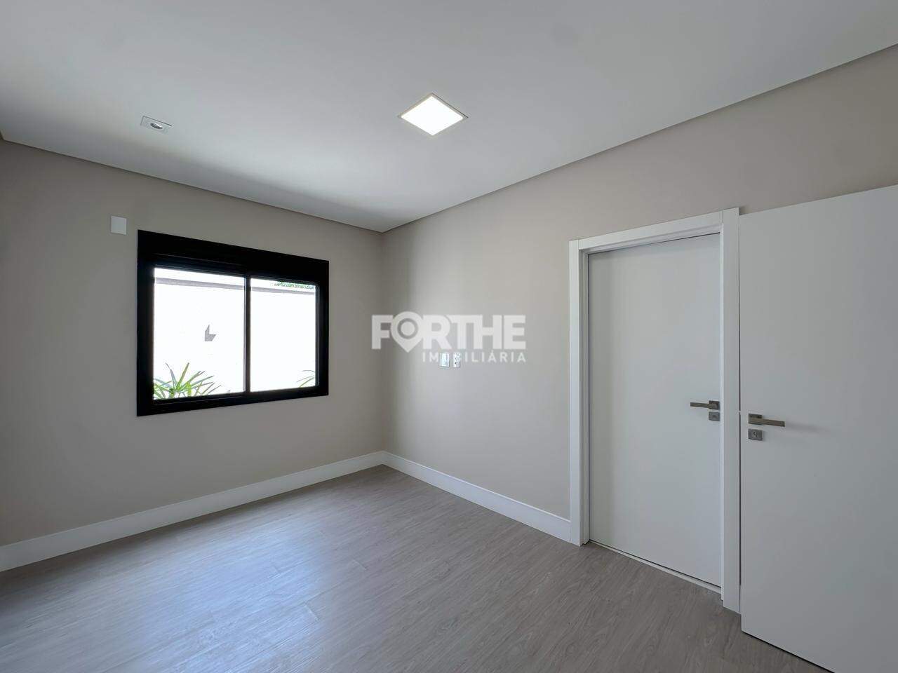 Casa à venda no Recanto Tropical: 