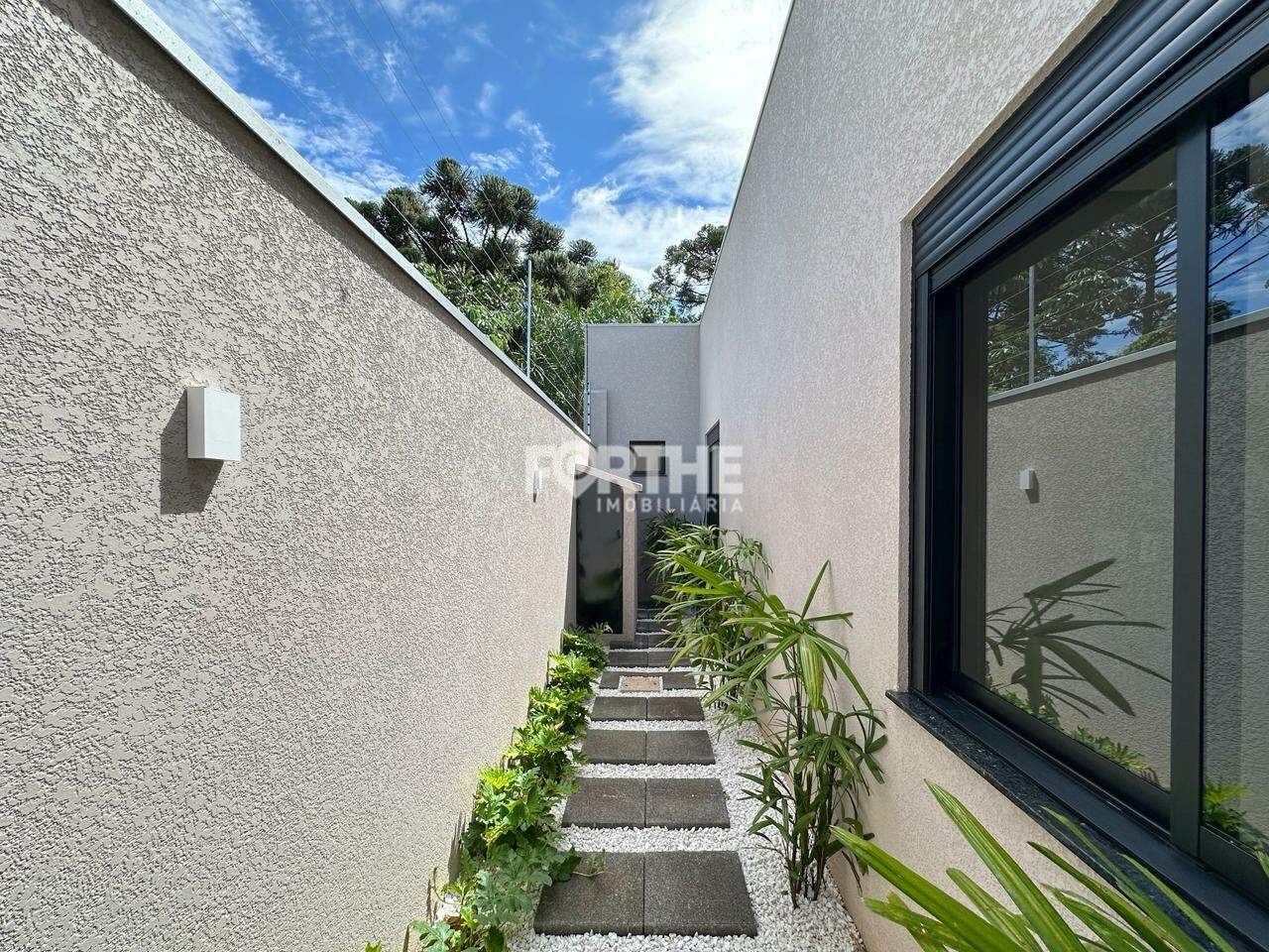 Casa à venda no Recanto Tropical: 