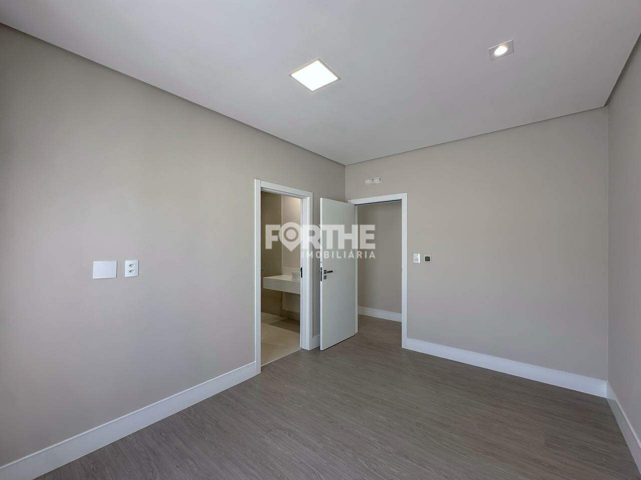 Casa à venda no Recanto Tropical: 