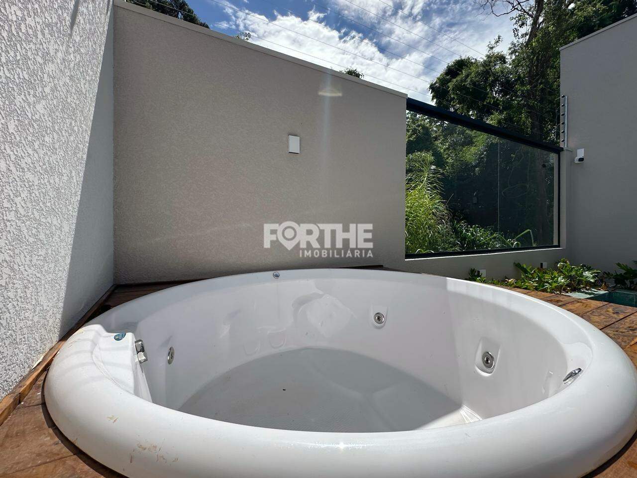 Casa à venda no Recanto Tropical III: 