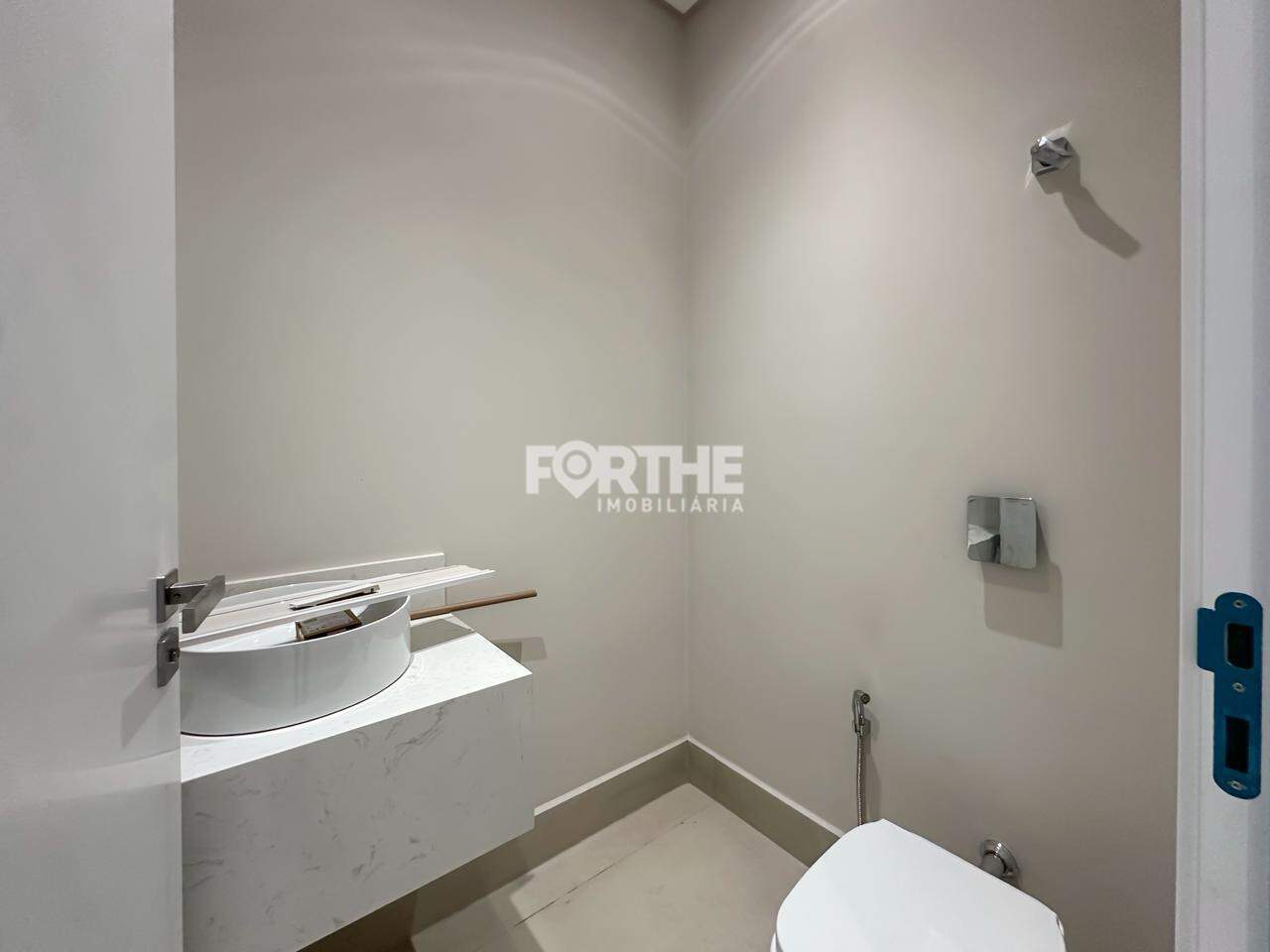 Casa à venda no Recanto Tropical III: 