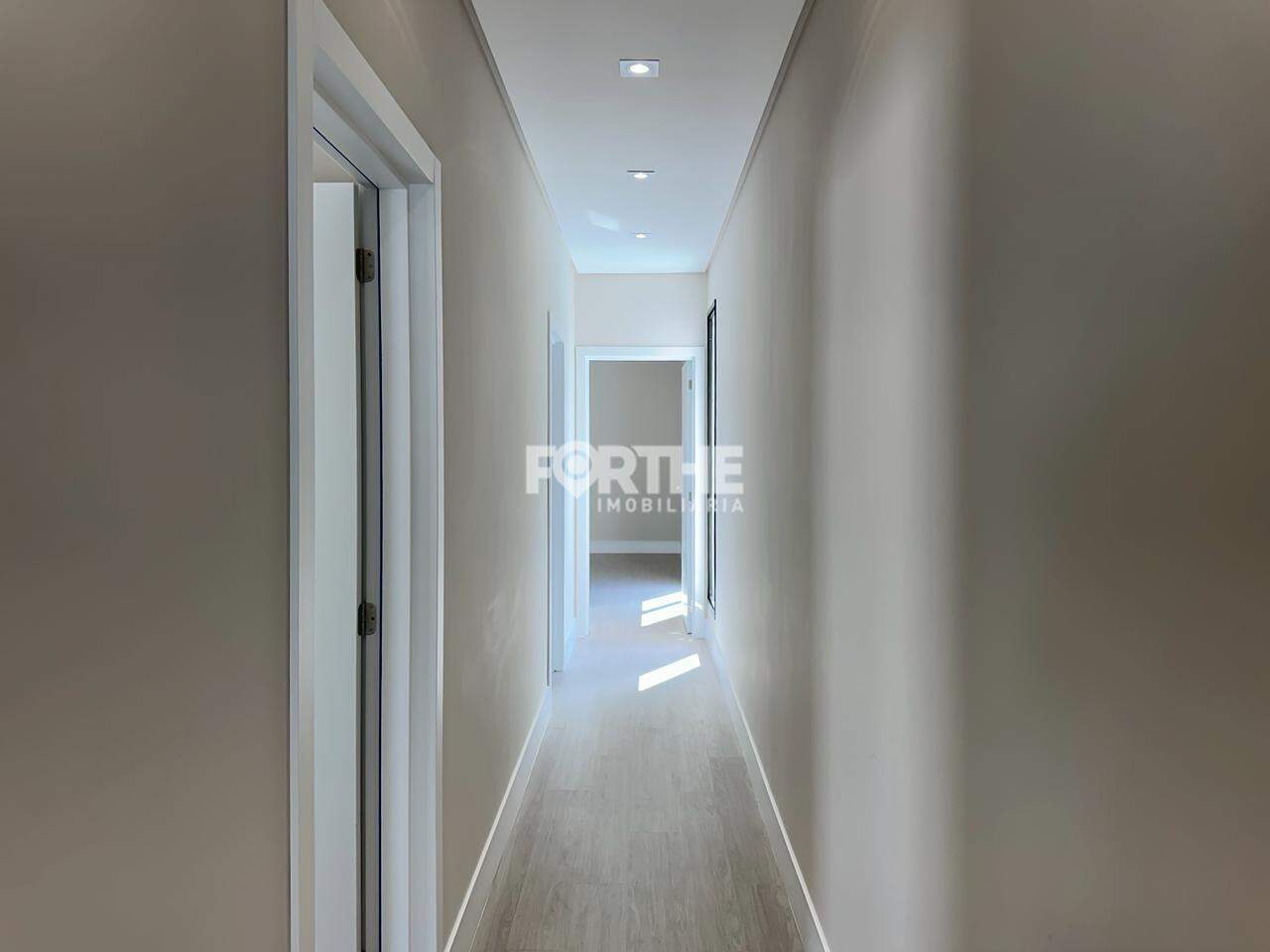 Casa à venda no Recanto Tropical III: 