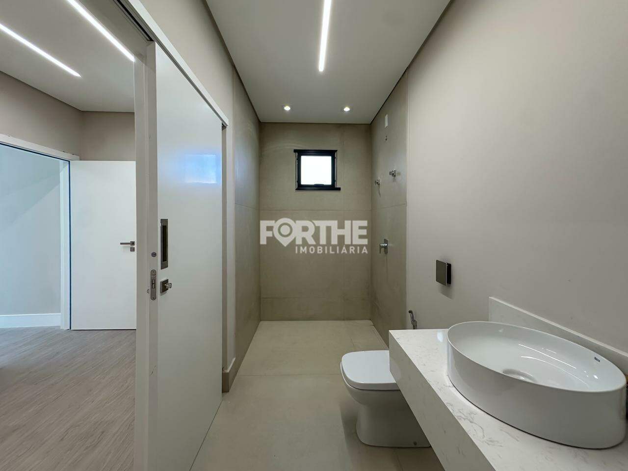 Casa à venda no Recanto Tropical III: 