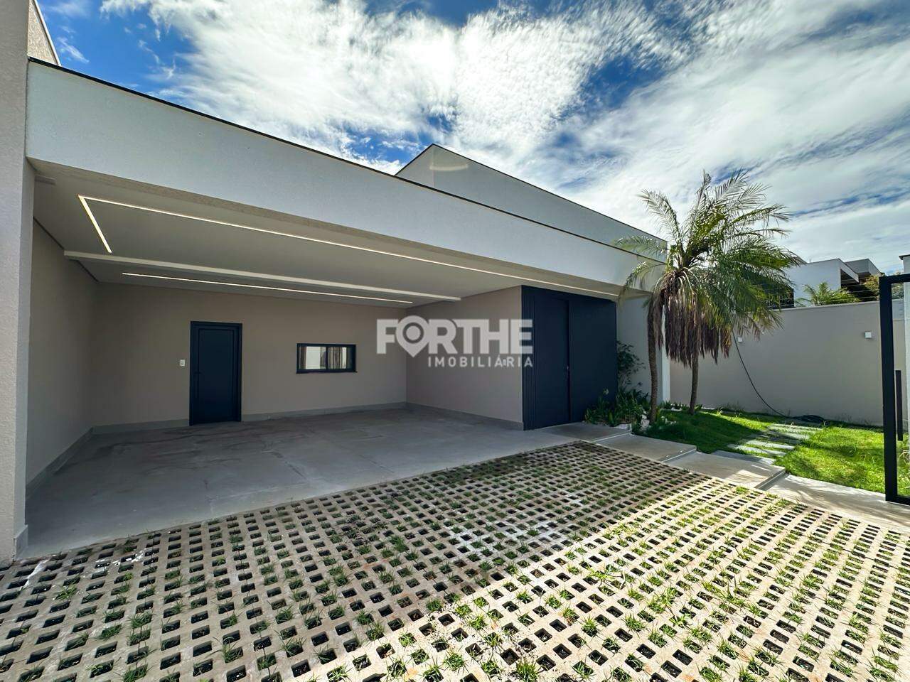 Casa à venda no Recanto Tropical III: 