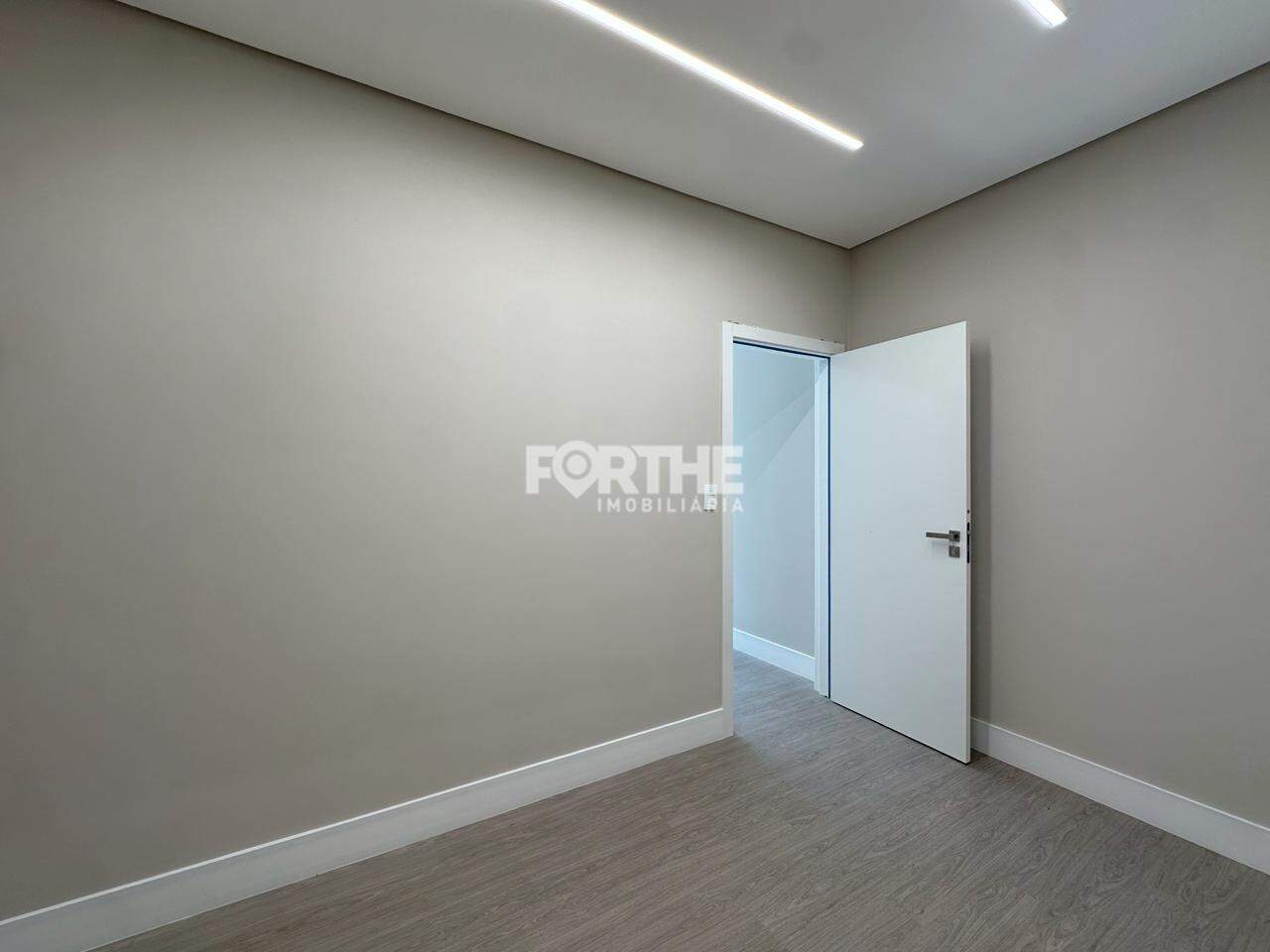 Casa à venda no Recanto Tropical III: 