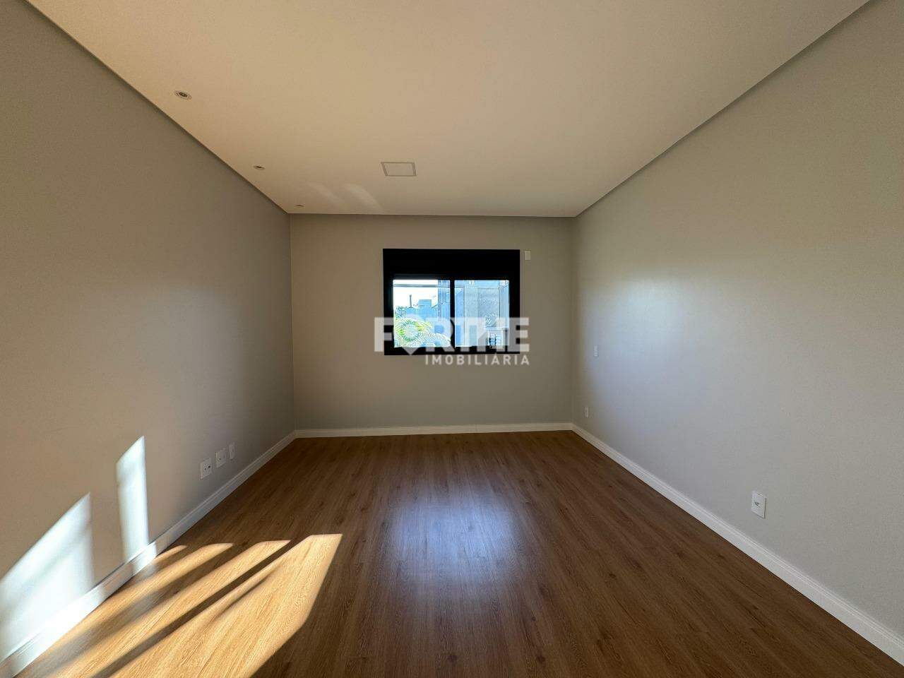 Casa à venda no Recanto Tropical II: 