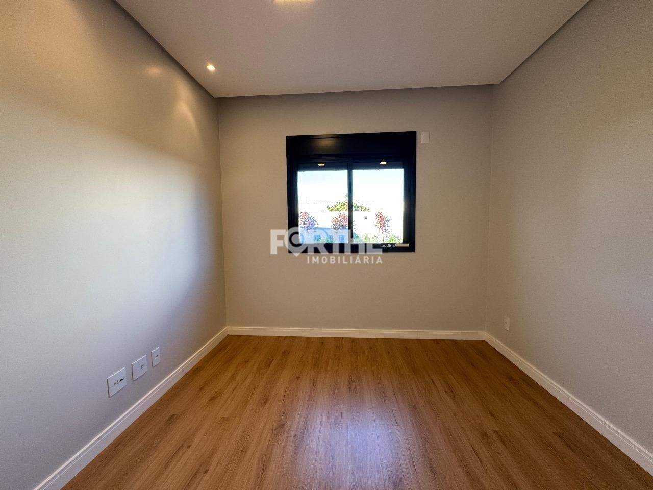 Casa à venda no Recanto Tropical II: 