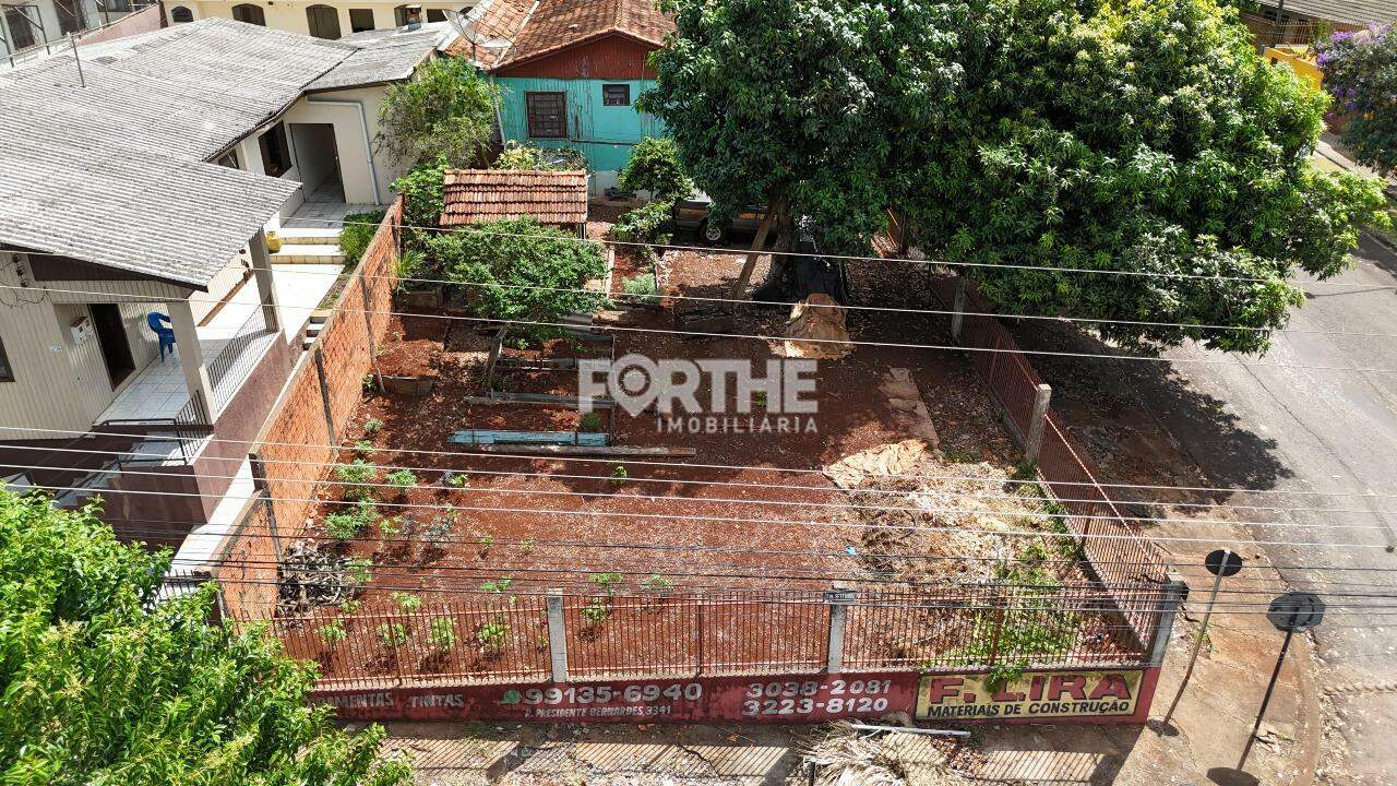 Terreno à venda no Centro: 