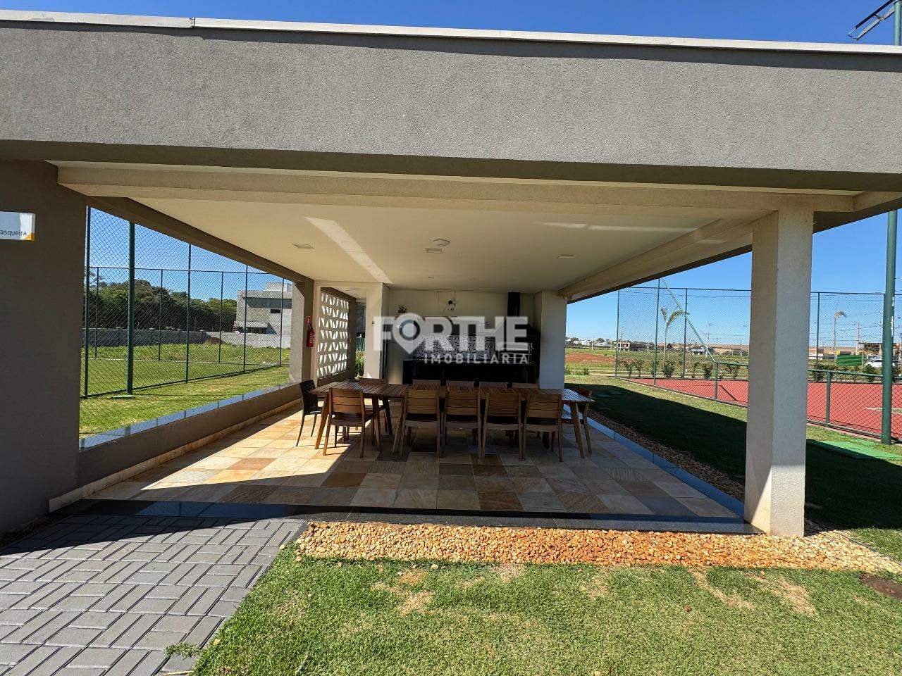 Terreno em condomínio à venda no FAG: 