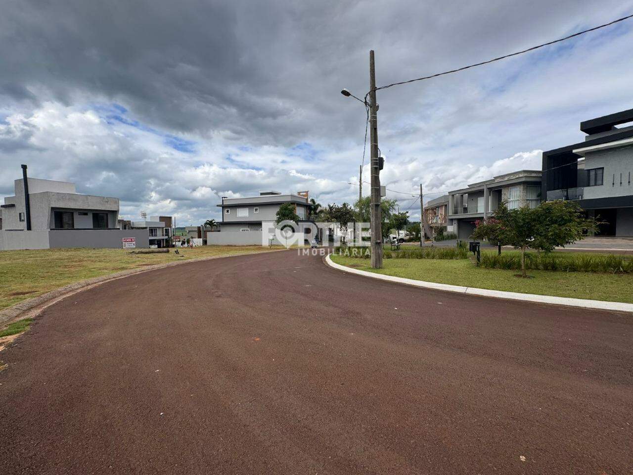 Terreno em condomínio à venda no FAG: 