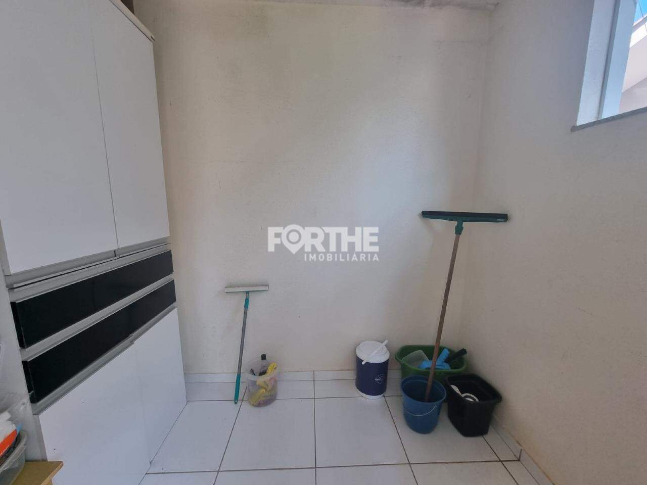 Sobrado à venda no Maria Luiza: 