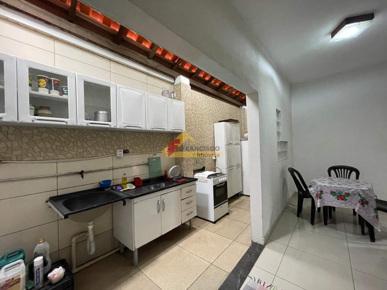 Casa Comercial para aluguel no Bom Pastor:
