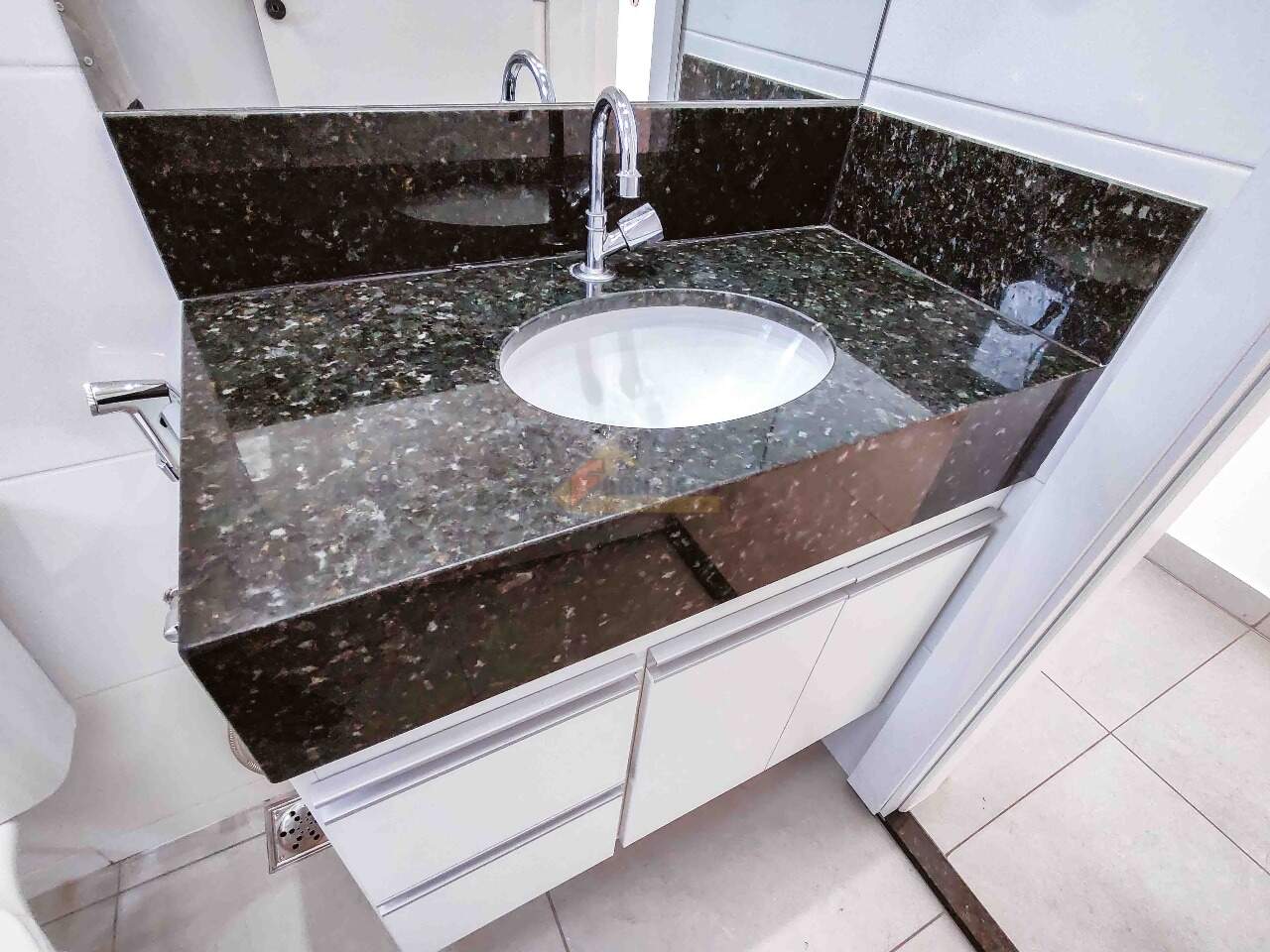 Apartamento para aluguel no Manoel Valinhas: