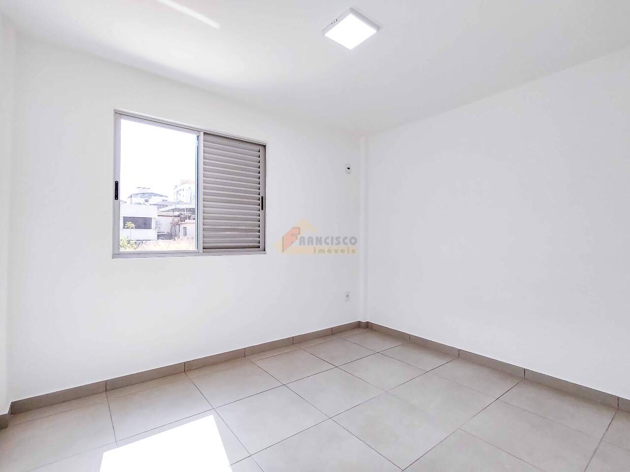 Apartamento para aluguel no Manoel Valinhas: