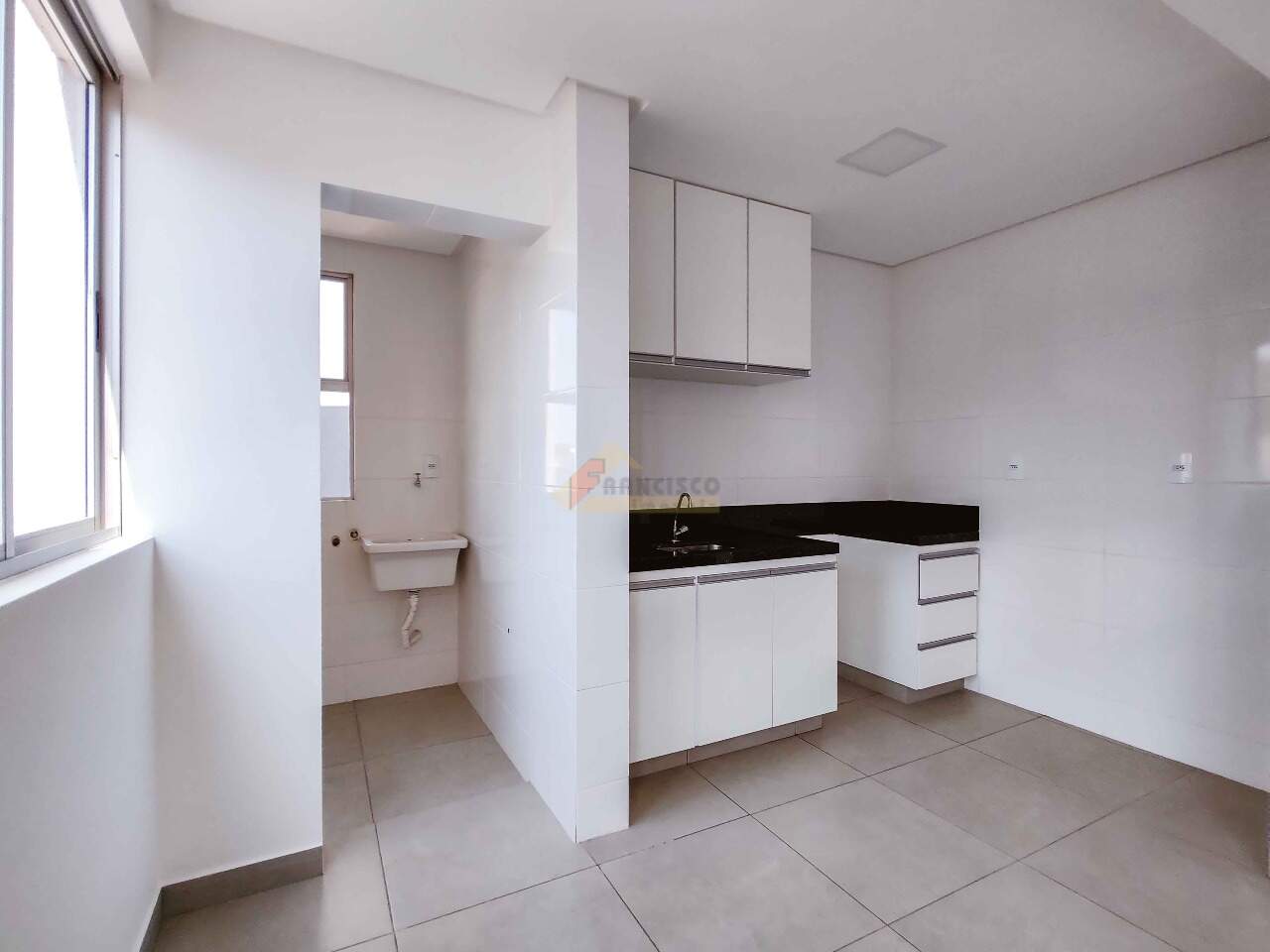 Apartamento para aluguel no Manoel Valinhas: