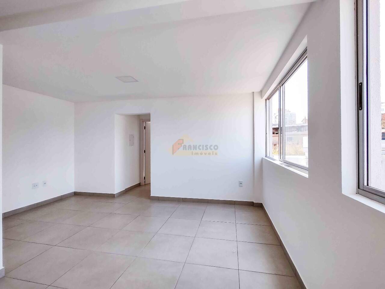 Apartamento para aluguel no Manoel Valinhas:
