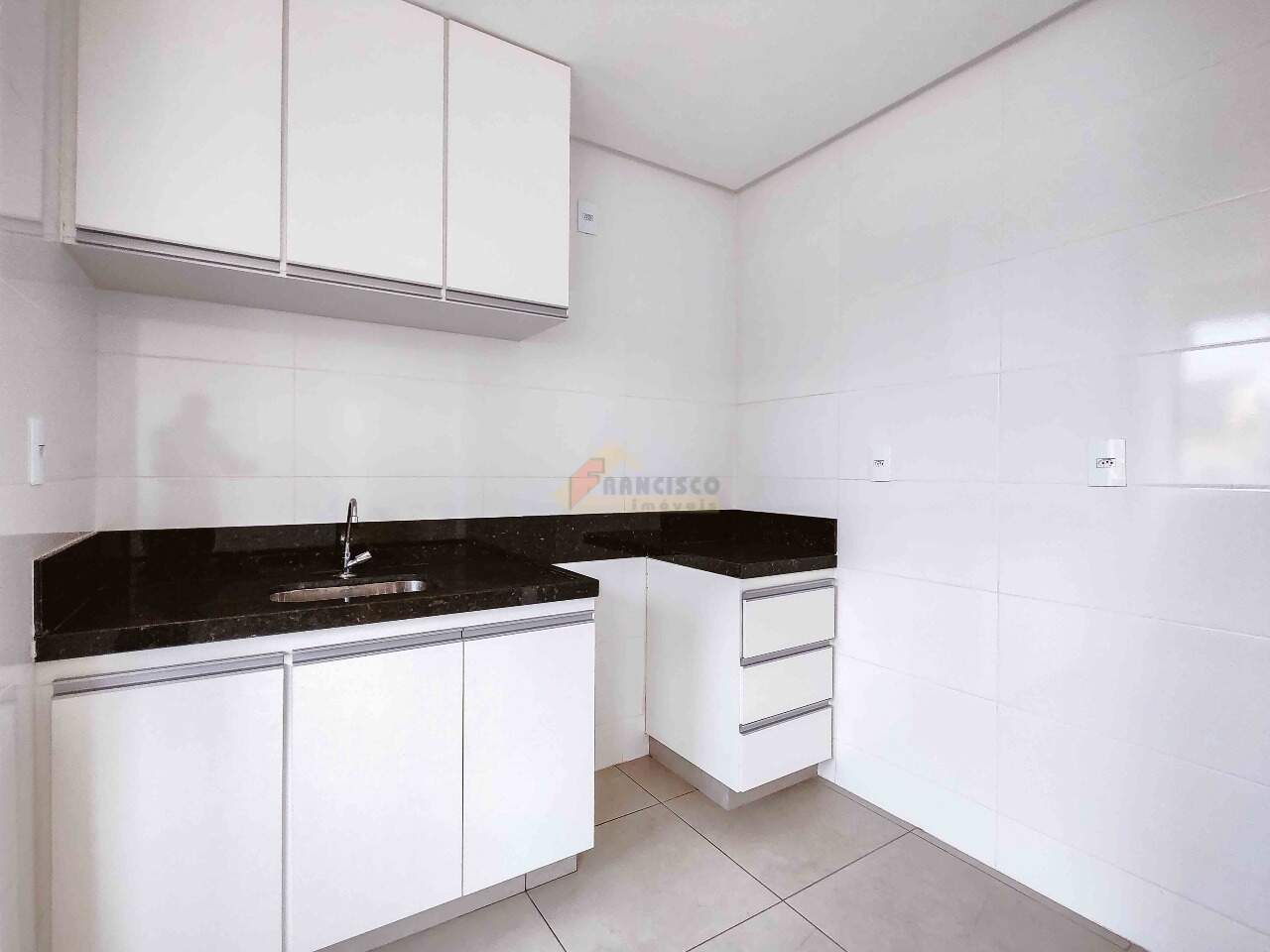 Apartamento para aluguel no Manoel Valinhas: