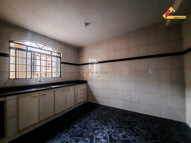 Casa para aluguel no Santa Tereza: