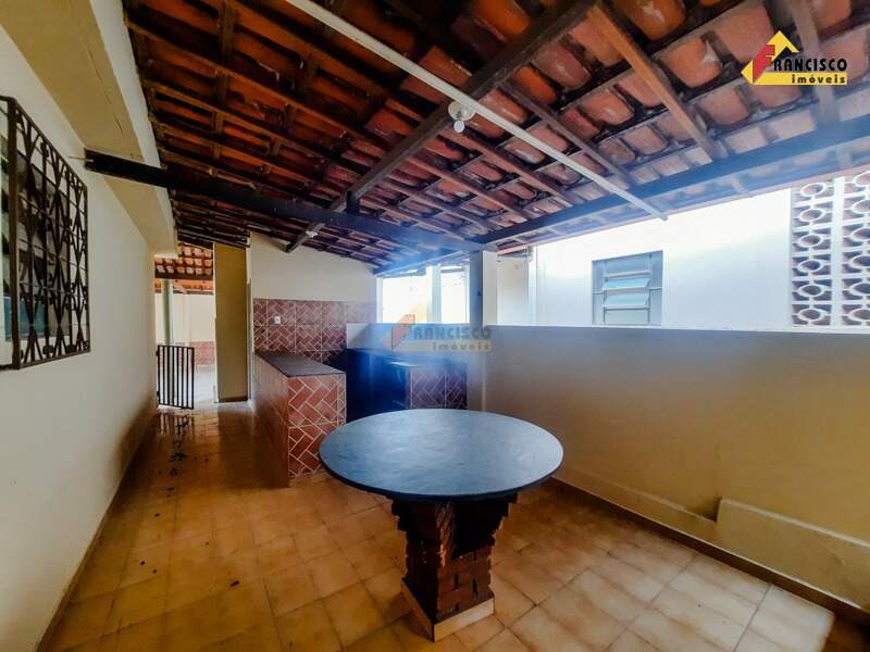 Casa para aluguel no Santa Tereza: