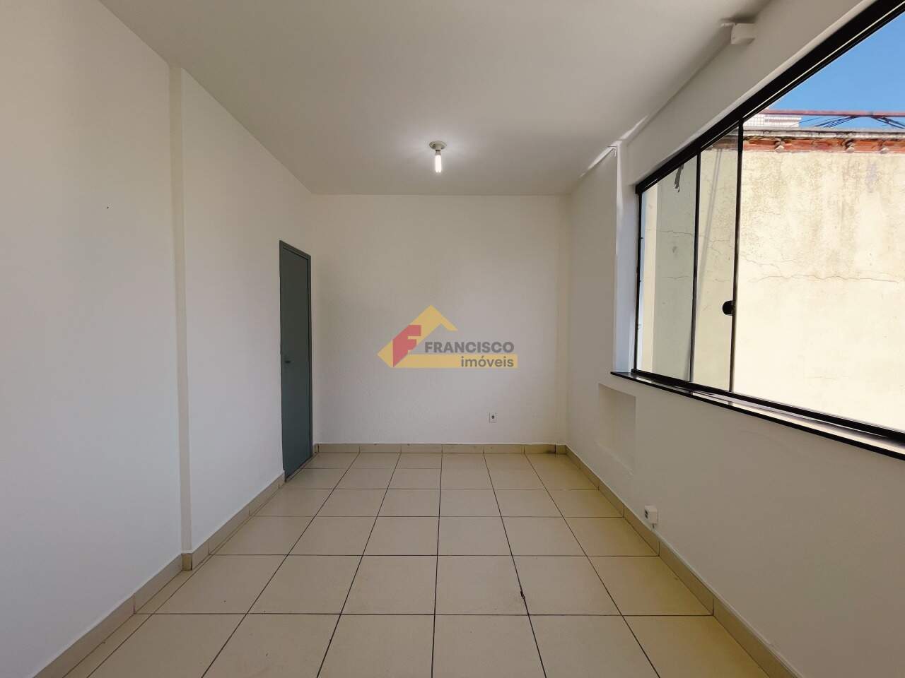 Sala para aluguel no Centro: