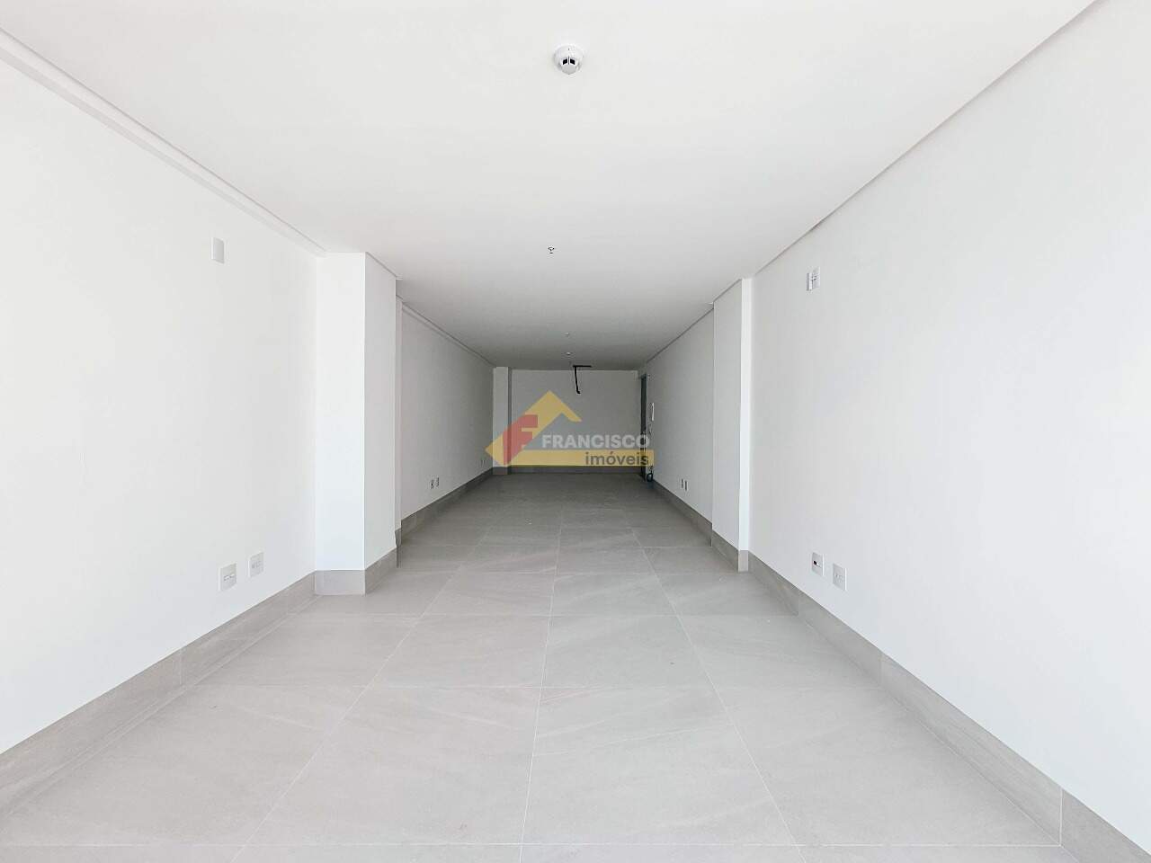 Sala para aluguel no Centro: