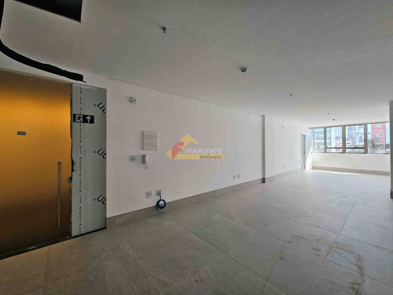 Sala para aluguel no Centro: