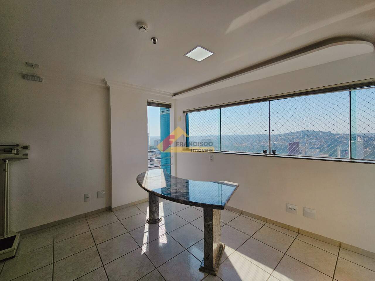 Sala para aluguel no Centro: