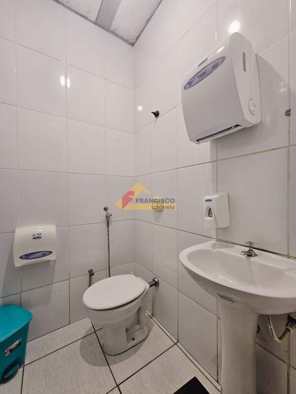 Galpão para aluguel no Geraldo Pereira: