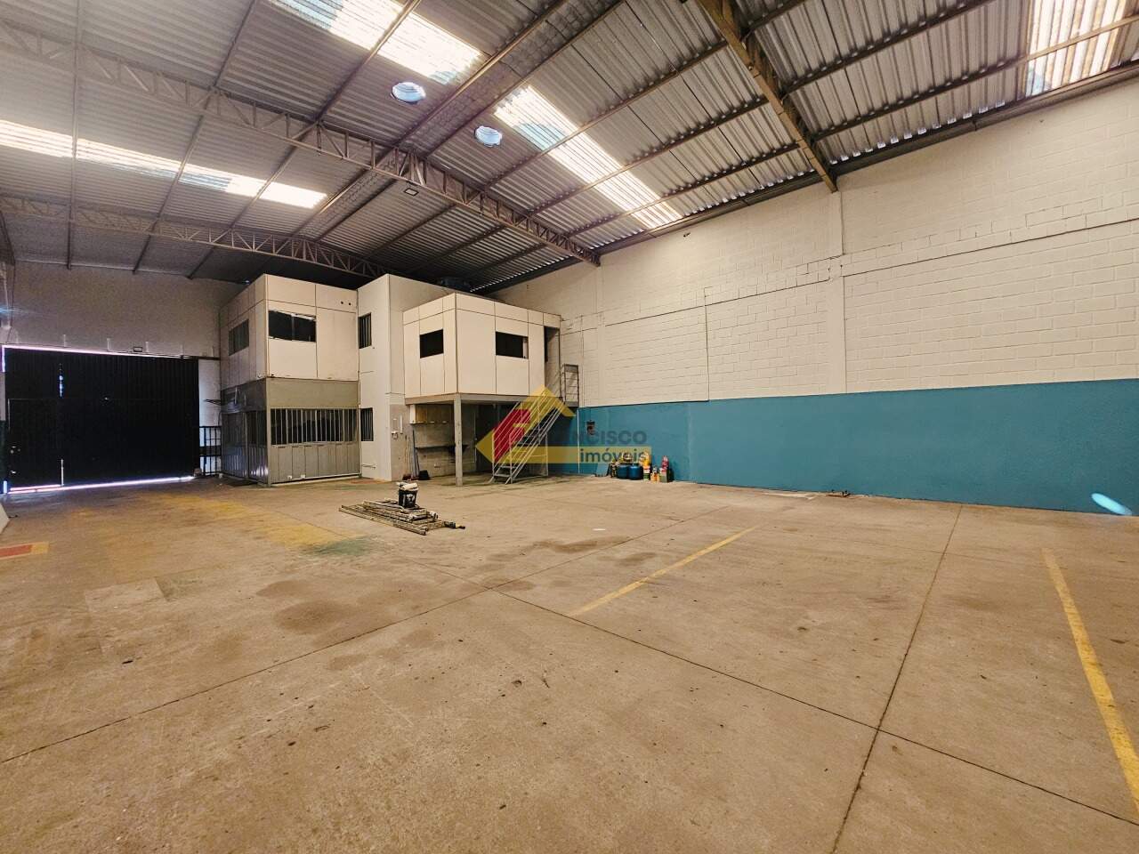 Galpão para aluguel no Geraldo Pereira: