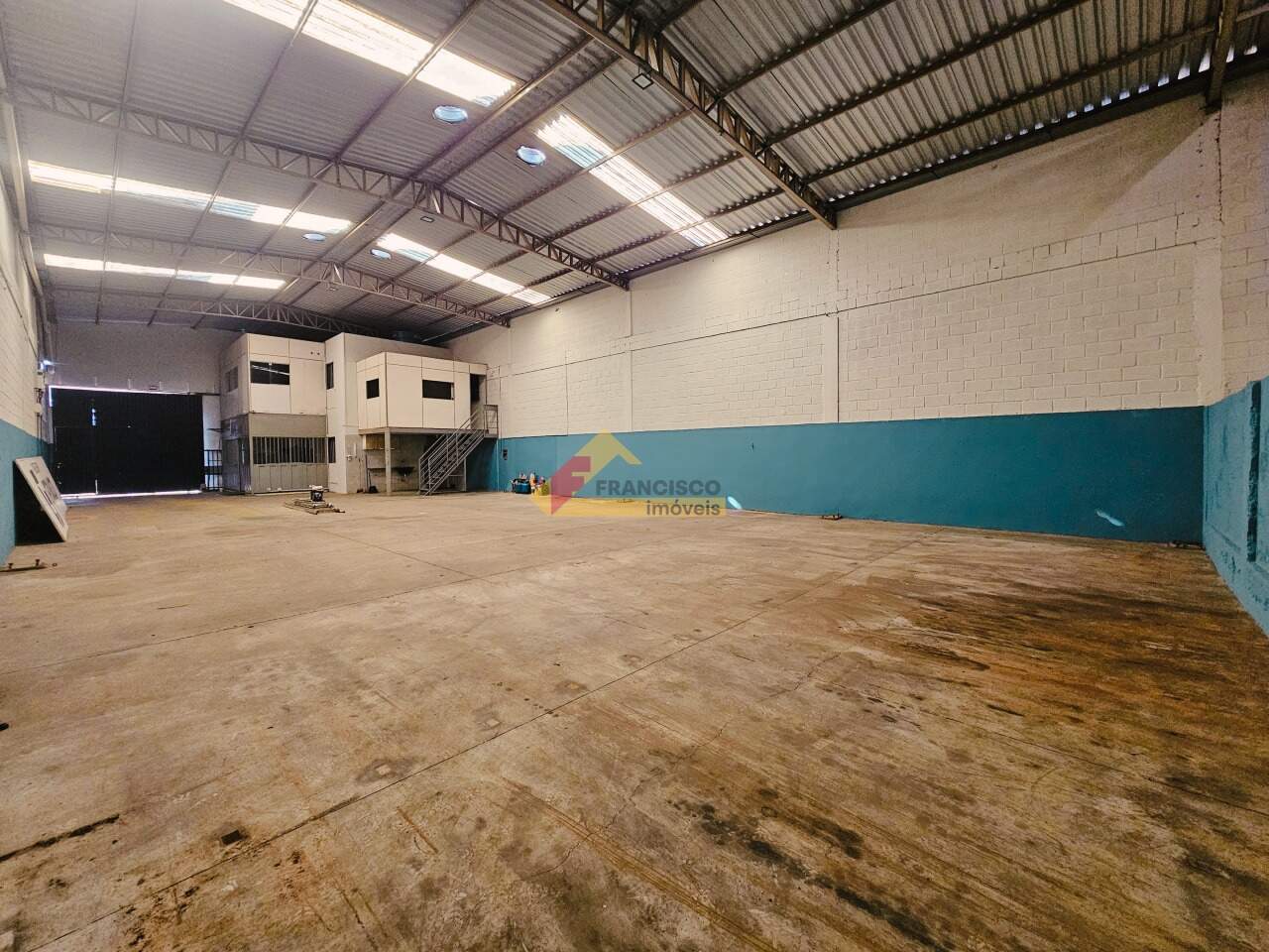 Galpão para aluguel no Geraldo Pereira: