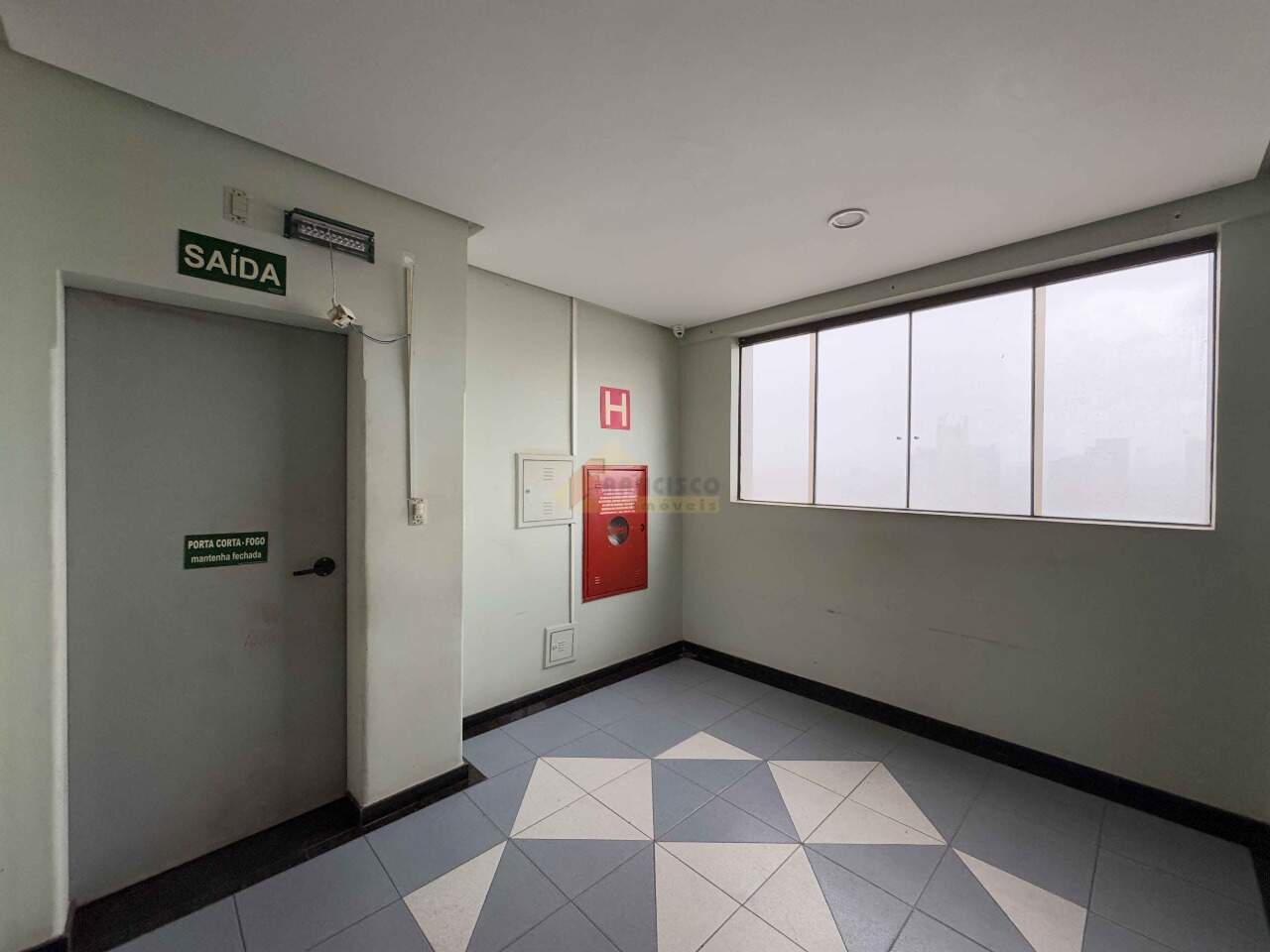 Sala para aluguel no Centro: