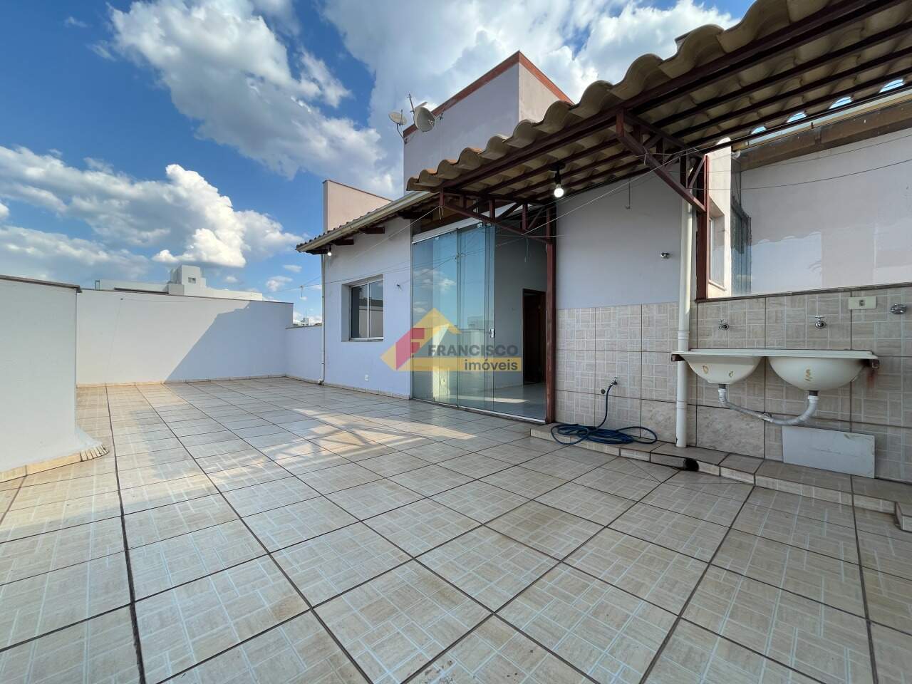 Apartamento Cobertura para aluguel no Santa Clara: