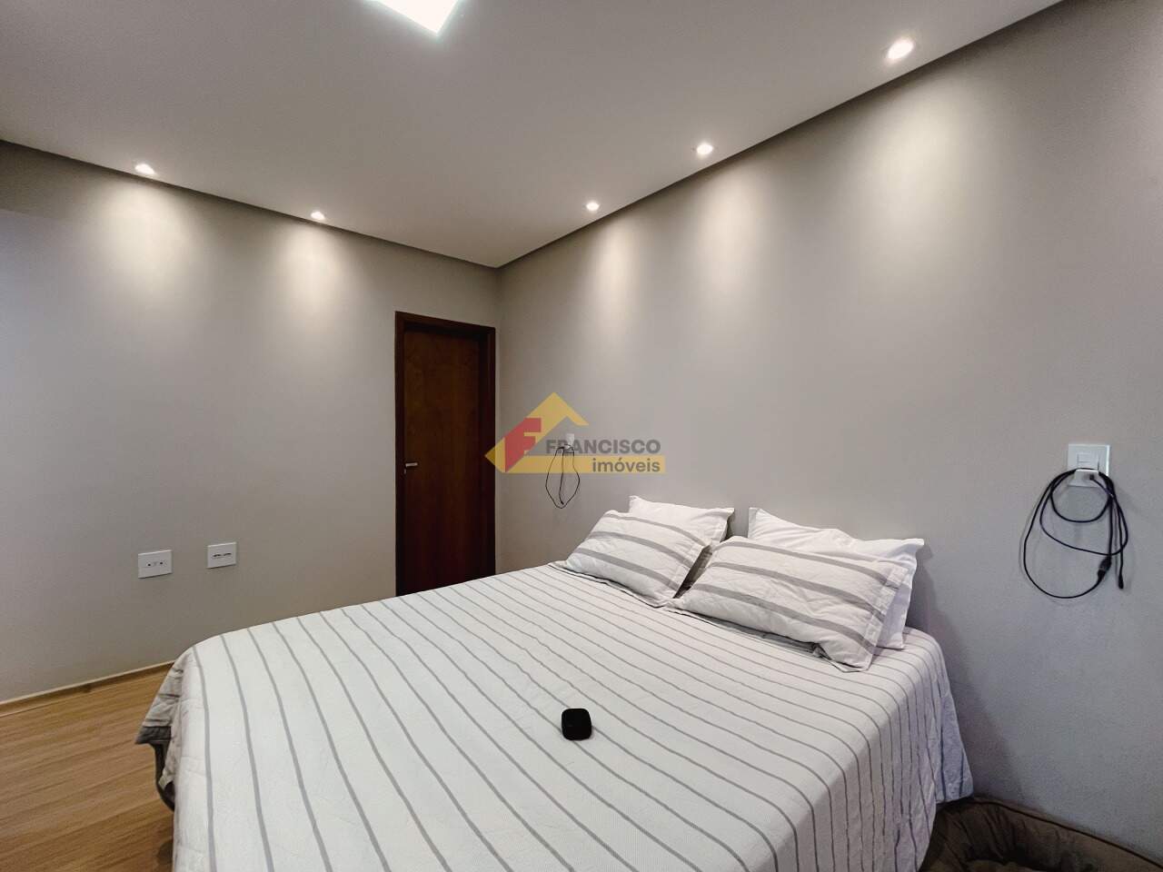 Apartamento para aluguel no Manoel Valinhas: