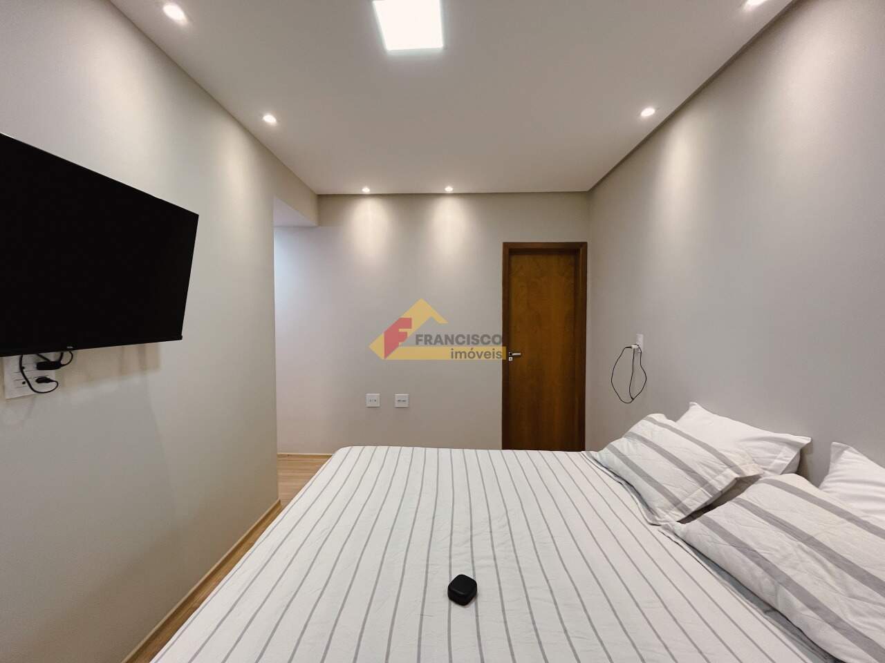 Apartamento para aluguel no Manoel Valinhas: