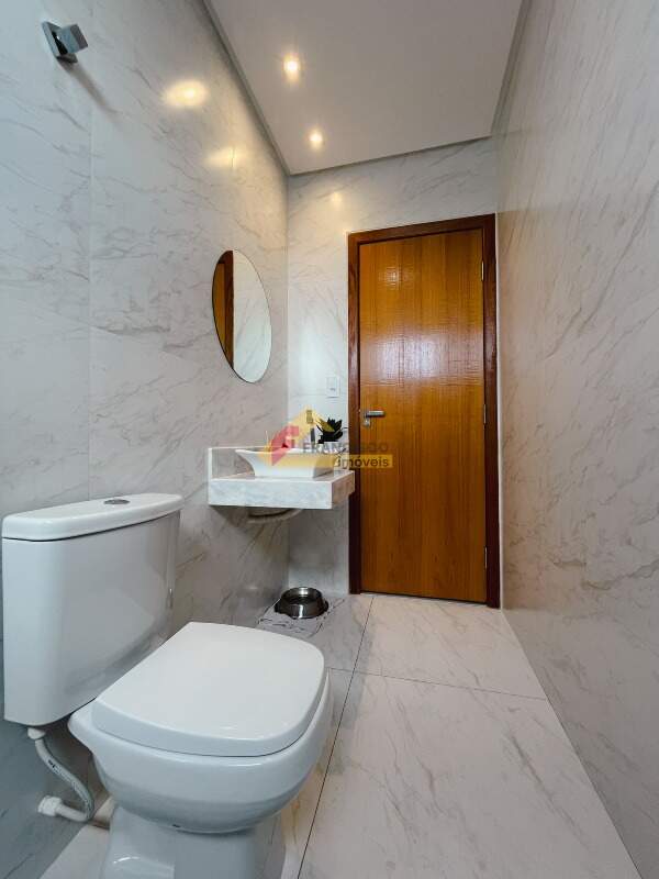 Apartamento para aluguel no Manoel Valinhas: