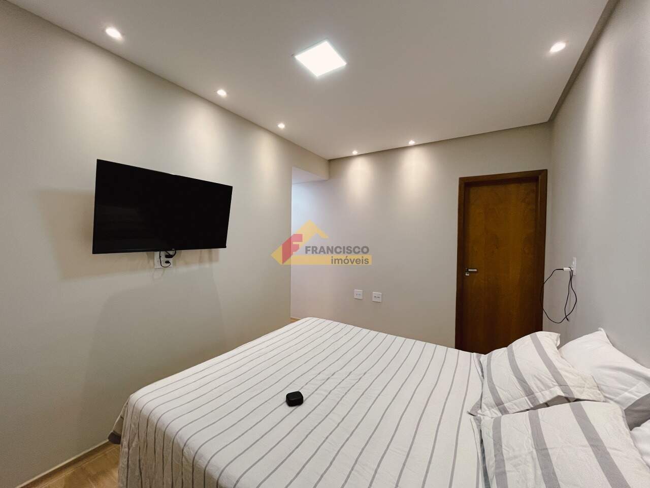 Apartamento para aluguel no Manoel Valinhas: