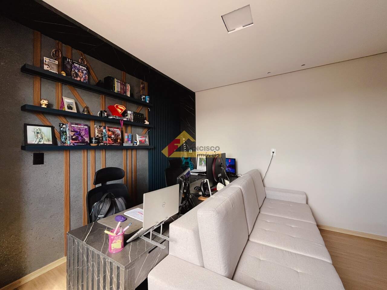 Apartamento para aluguel no Manoel Valinhas: