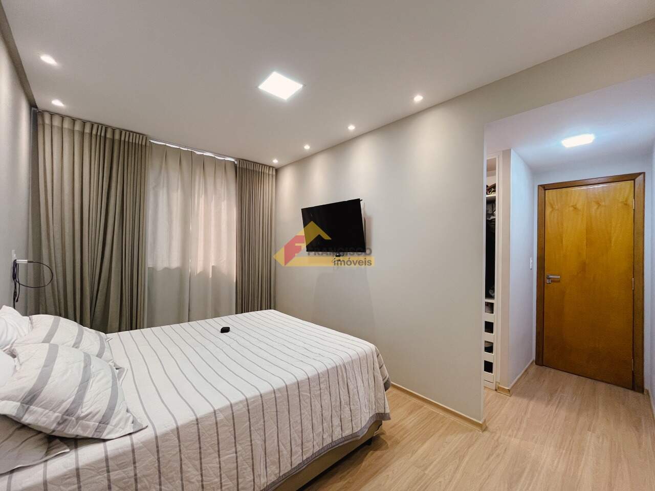 Apartamento para aluguel no Manoel Valinhas: