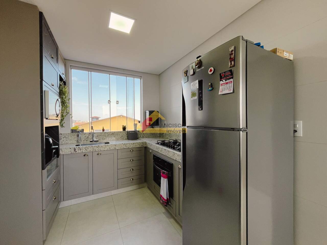 Apartamento para aluguel no Manoel Valinhas: