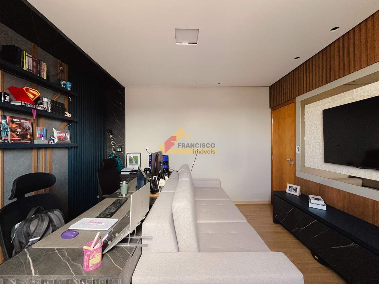 Apartamento para aluguel no Manoel Valinhas: