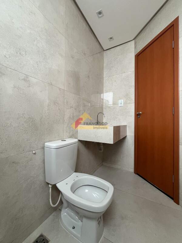 Apartamento para aluguel no Manoel Valinhas: